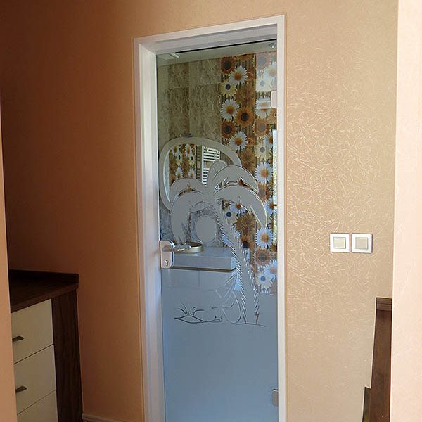 درب تمام شیشه بهمراه چهارچوب