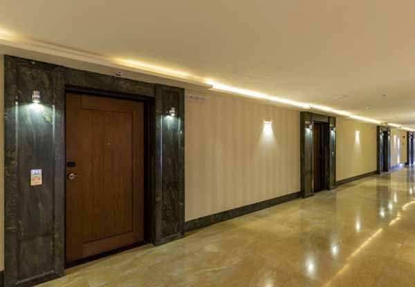 راهرو هتل حیات شرق درب راهرو هتل حیات شرق مشهد