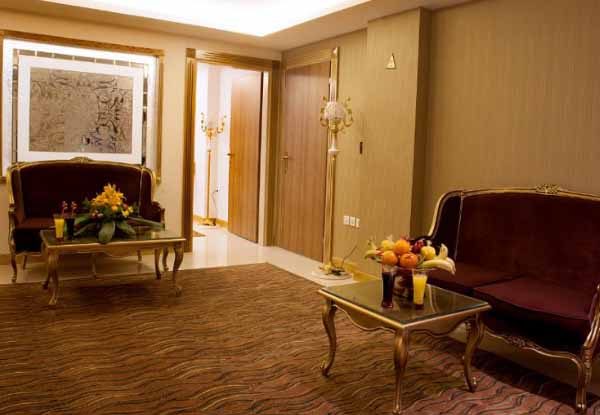 هتل آپارتمان بشری درب اتاق هتل بشری مشهد